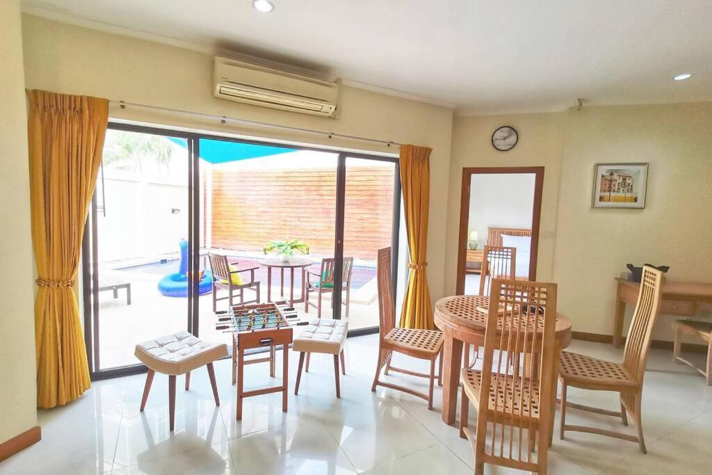 Anb Poolvilla 3Br Walk Private Beach In Pratamnak Pattaja Kültér fotó