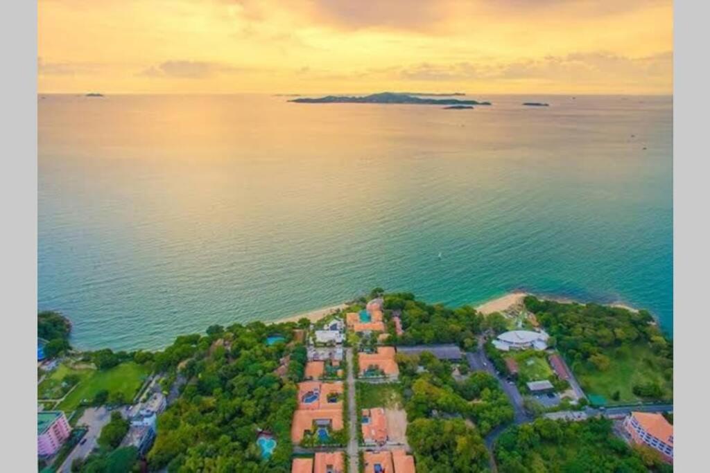Anb Poolvilla 3Br Walk Private Beach In Pratamnak Pattaja Kültér fotó